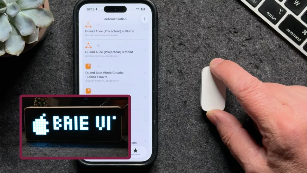 Dès que la baie vitrée est ouverte, la notification s'affiche sur l'ULANZI TC001 grâce à l'API REST de AWTRIX
