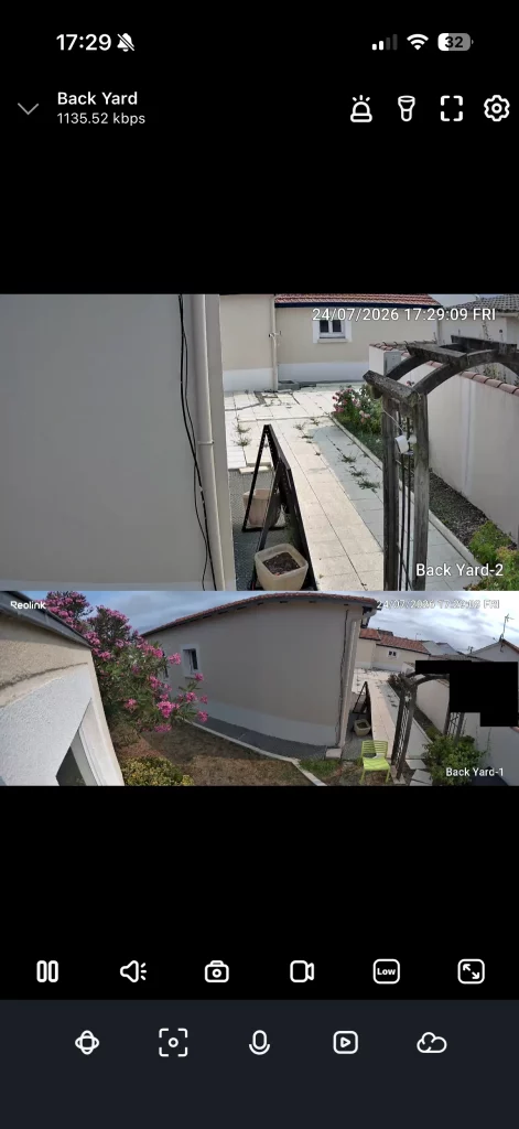 Les deux caméras sont visibles avec de nombreuses icônes de controle